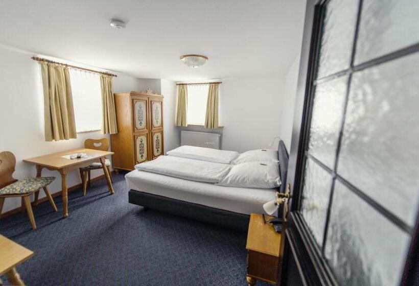 이코노미 룸, Alt Ringlein