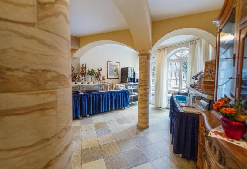 이코노미 룸, Alt Ringlein