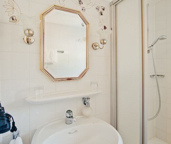 스탠다드 싱글 룸, Alt Ringlein