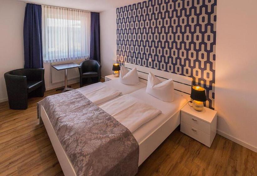 Standart Oda, Am Brauereidreieck