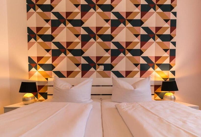 Standart Oda, Am Brauereidreieck