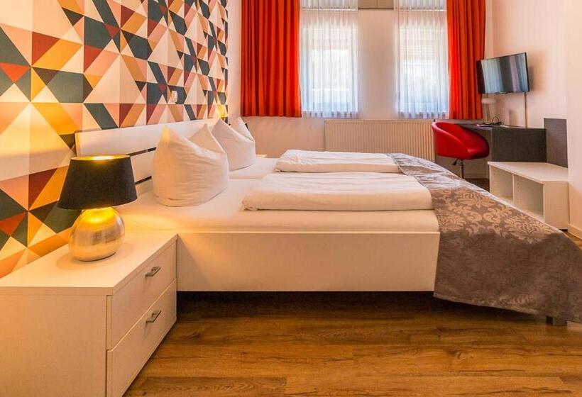 Standart Oda, Am Brauereidreieck