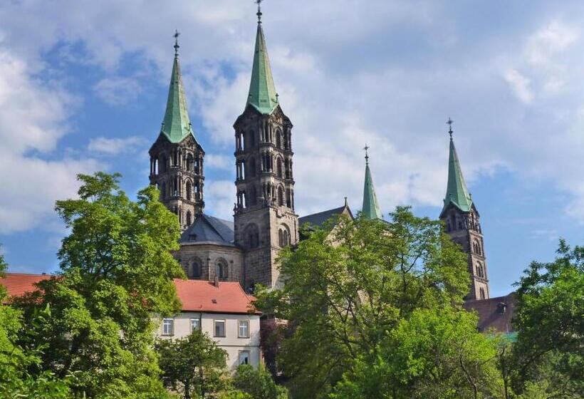 Standart Oda, Am Brauereidreieck