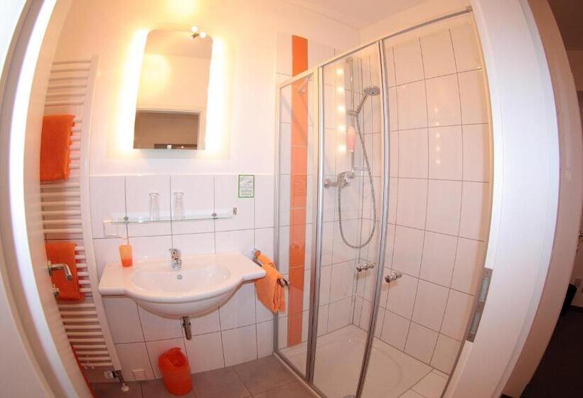 Üç Kişilik Standart Oda, Am Brauereidreieck