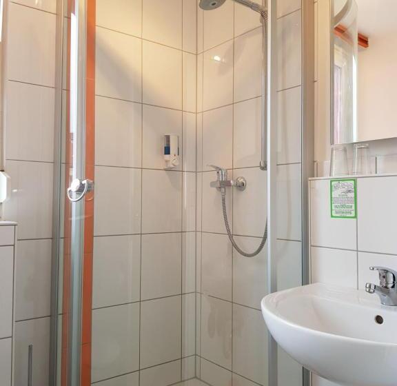 Üç Kişilik Standart Oda, Am Brauereidreieck