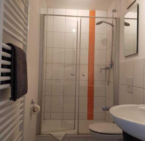 Üç Kişilik Standart Oda, Am Brauereidreieck