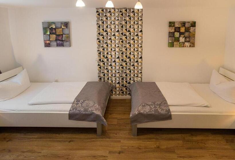 Ekonomik Oda, Am Brauereidreieck