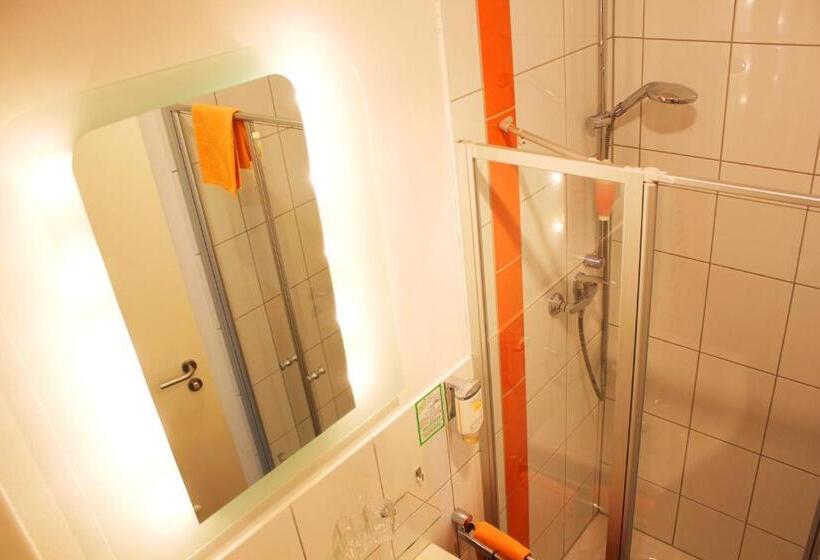 Standart Oda, Am Brauereidreieck