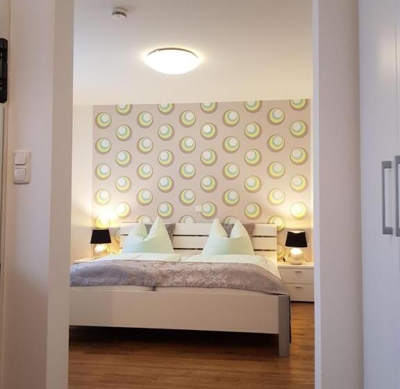 Üç Kişilik Standart Oda, Am Brauereidreieck