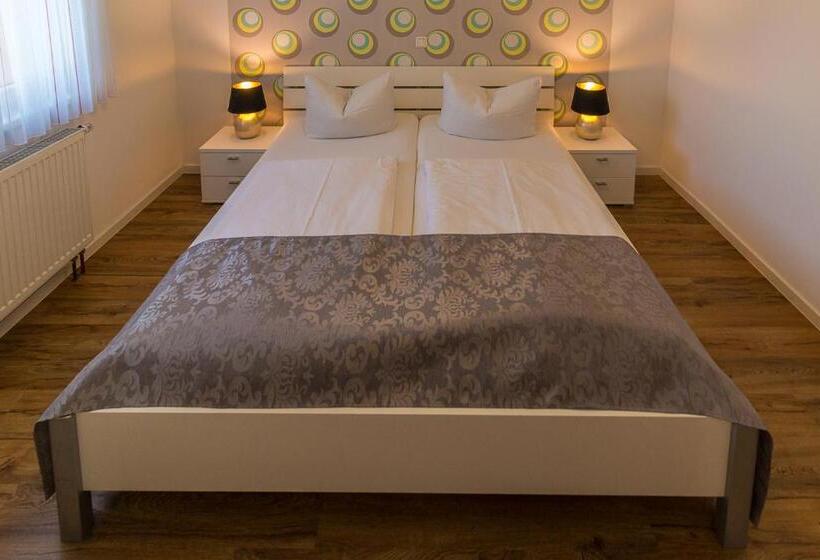 Standart Oda, Am Brauereidreieck