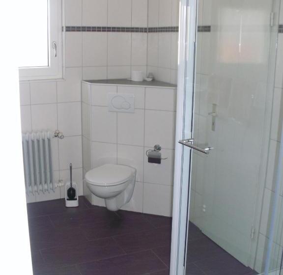 スタンダードシングルルーム, Am Hindenburgplatz