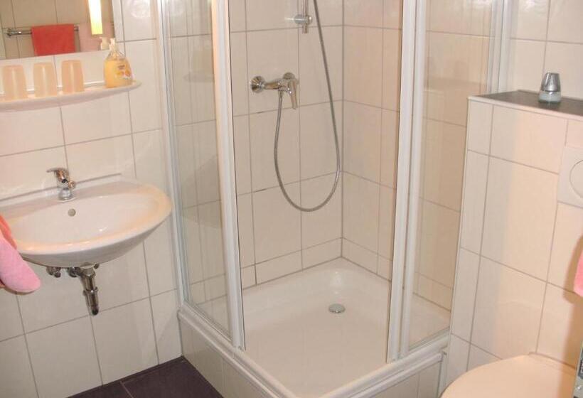 スタンダードルーム, Am Hindenburgplatz