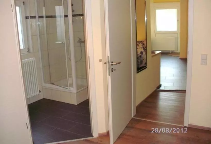 １階の１ベッドルームアパートメント, Am Hindenburgplatz