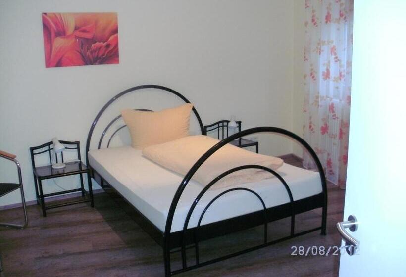 １階の１ベッドルームアパートメント, Am Hindenburgplatz