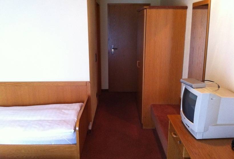 Quarto Estandar, Bacchusstube Garni