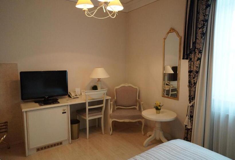 标准单人间, Burghof