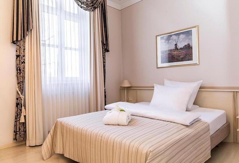 标准单人间, Burghof