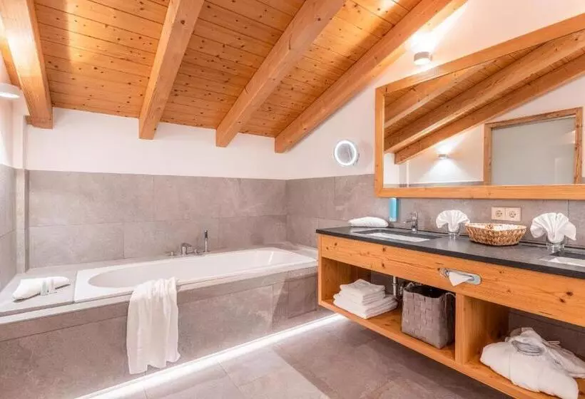 Suite mit Hydromassage, Hanusel Hof