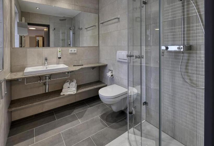 スーペリアールーム, Imhof