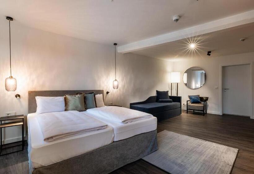 Номер Стандарт, Weißes Ross