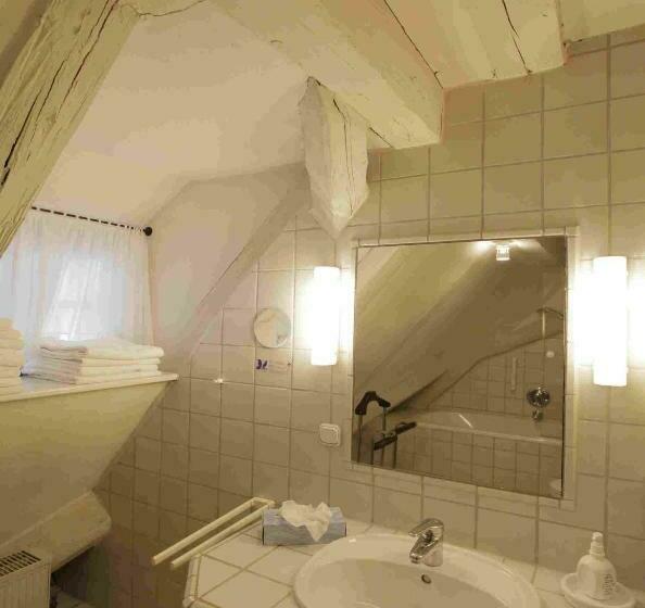 غرفة قياسية ثلاثية, Weisses Ross