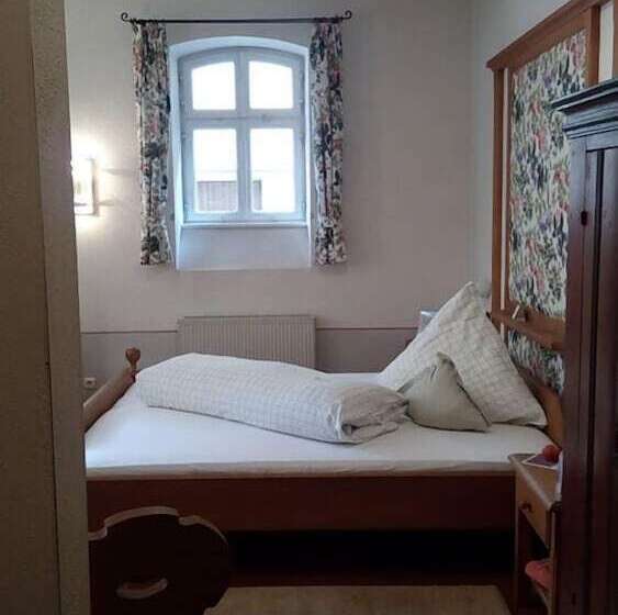 غرفة قياسية فردية, Weisses Ross