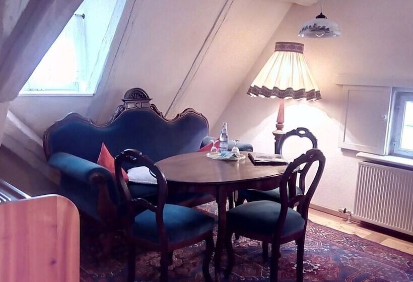 غرفة عائلية, Weisses Ross