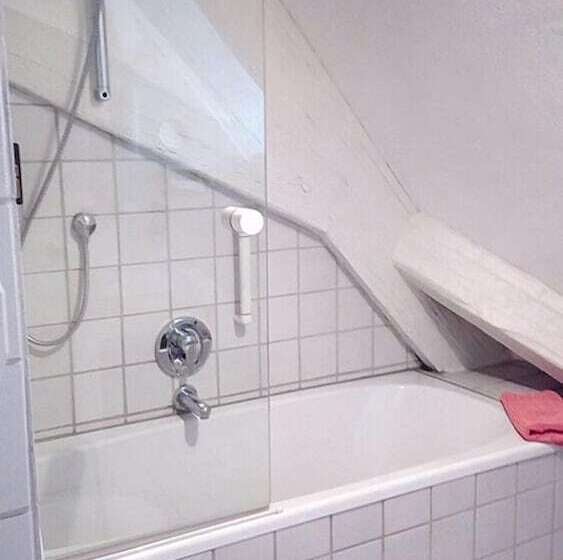 غرفة عائلية, Weisses Ross