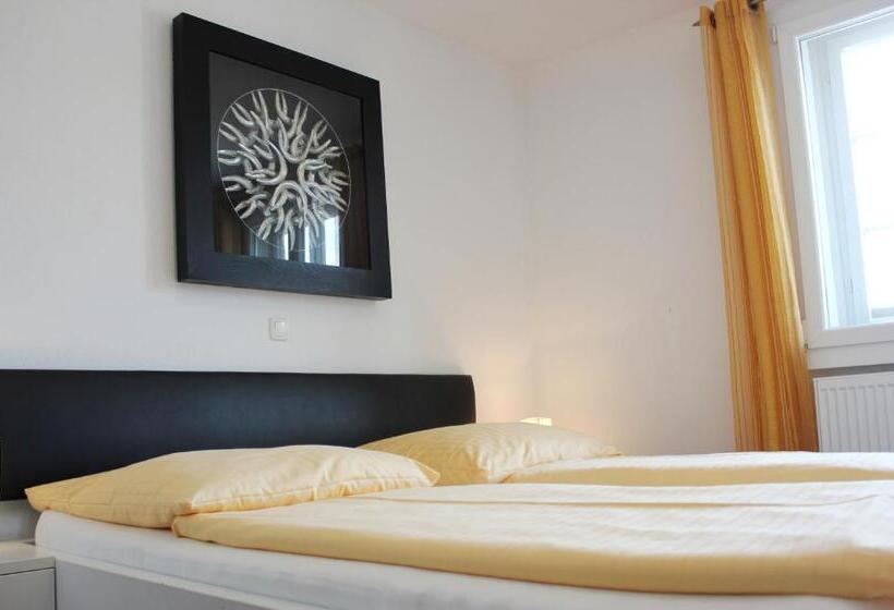 Номер Стандарт, Zum Goldenen Anker