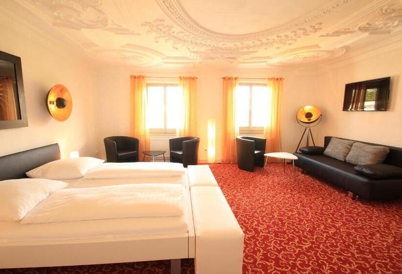 Номер Стандарт, Zum Goldenen Anker