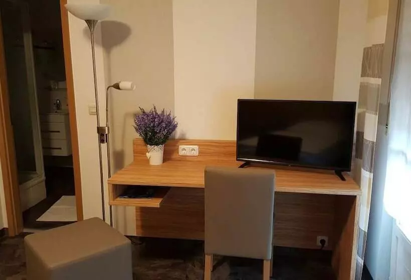 اتاق استاندارد سه نفره, Landhaus Hotel Müller