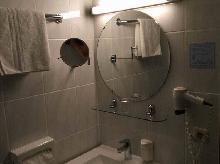 غرفة قياسية ثلاثية, Landhaus Hotel Müller