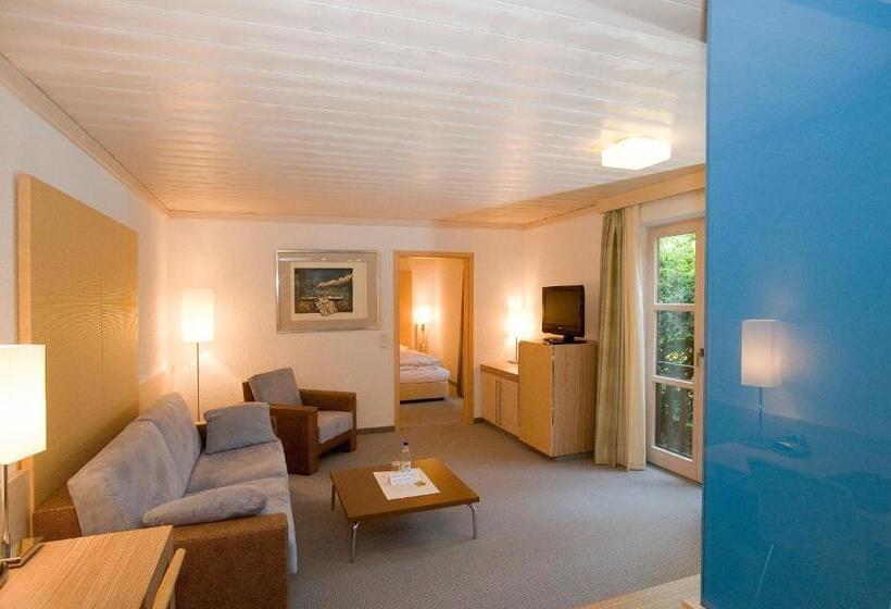 جناح, Landhotel Grönenbach