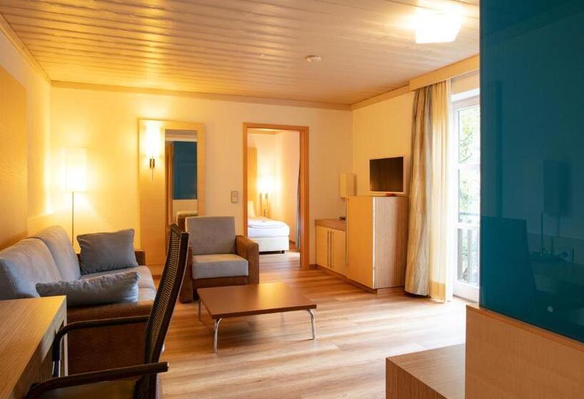 جناح, Landhotel Grönenbach