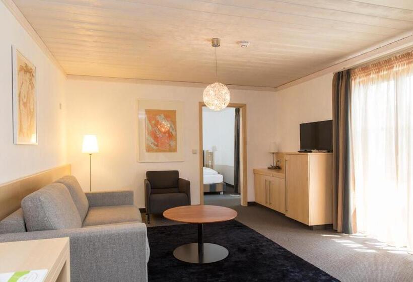 جناح, Landhotel Grönenbach