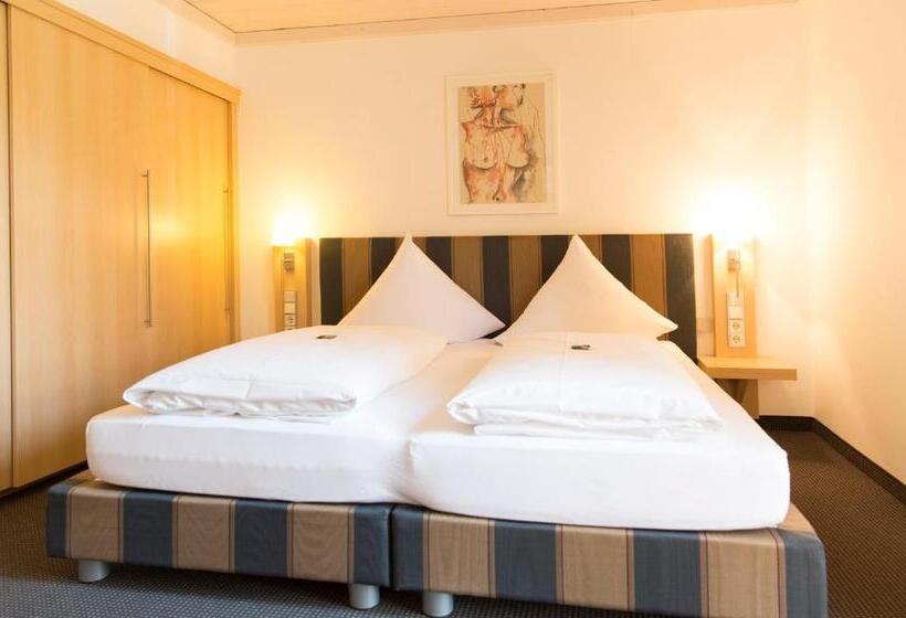 جناح, Landhotel Grönenbach