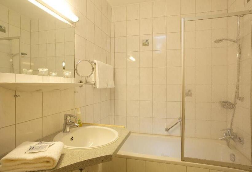 ガーデンビュースーペリアールーム, Landhotel Seeg