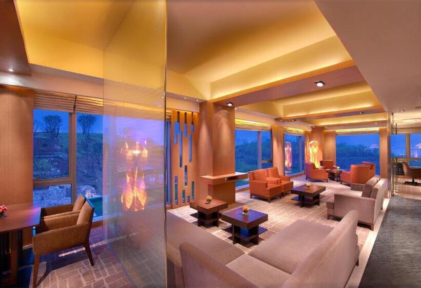 带大床的俱乐部房间, Hyatt Regency Guiyang