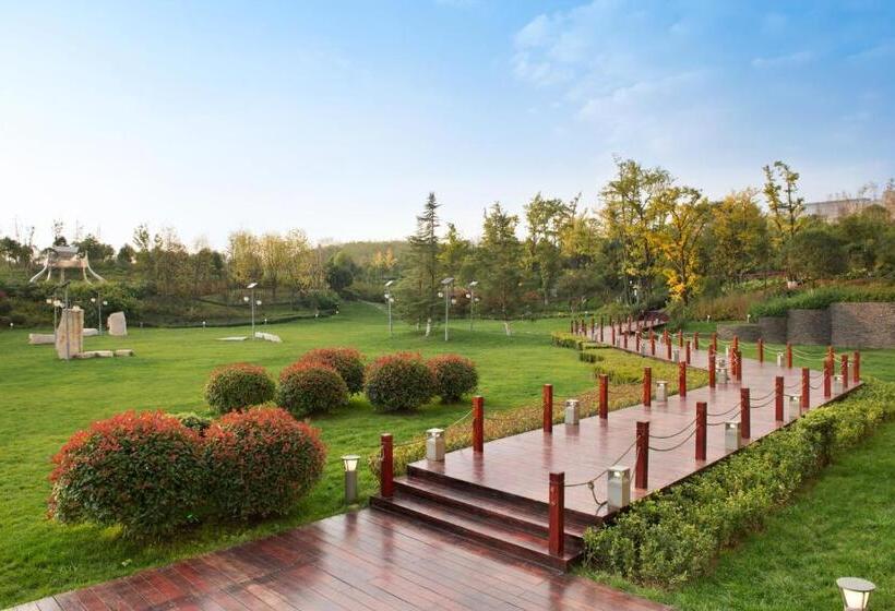 اتاق استاندارد با چشم‌انداز باغ, Hyatt Regency Guiyang