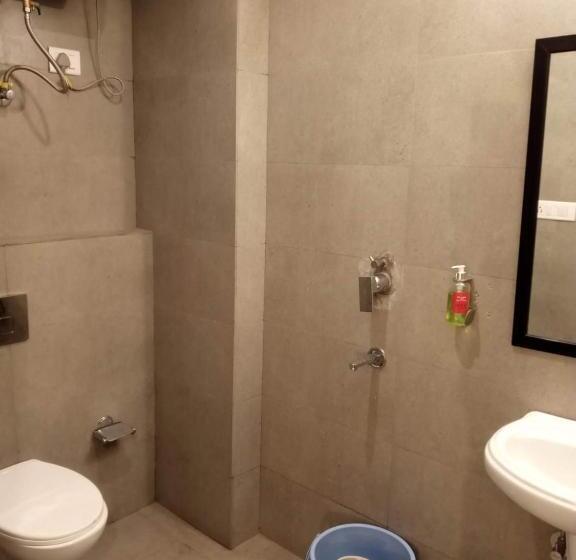 디럭스 룸, Fabhotel The Chaitanyas