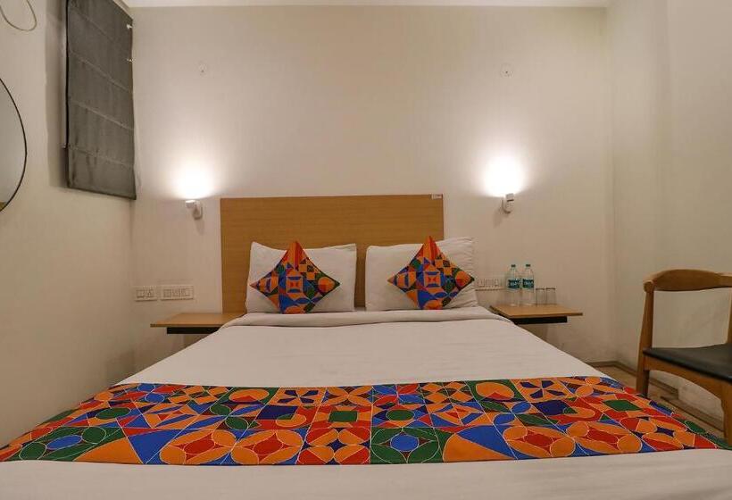 디럭스 룸, Fabhotel The Chaitanyas