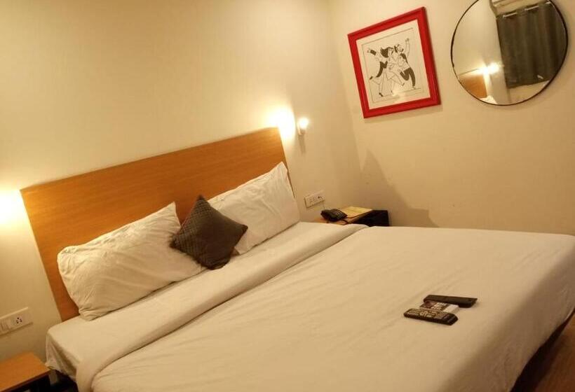 Quarto Deluxe, Fabhotel The Chaitanyas