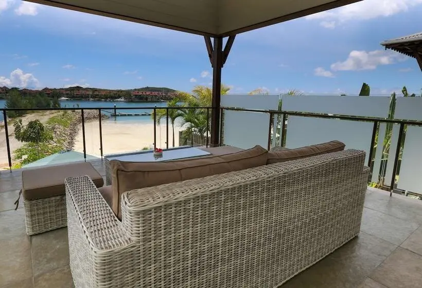 اتاق استاندارد با چشم‌انداز دریا, Ja Enchanted Waterfront Seychelles