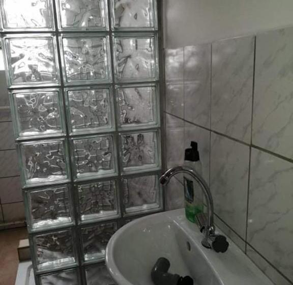 庭の見えるスタンダードトリプルルーム, Malomtavi Vendégház Tapolca