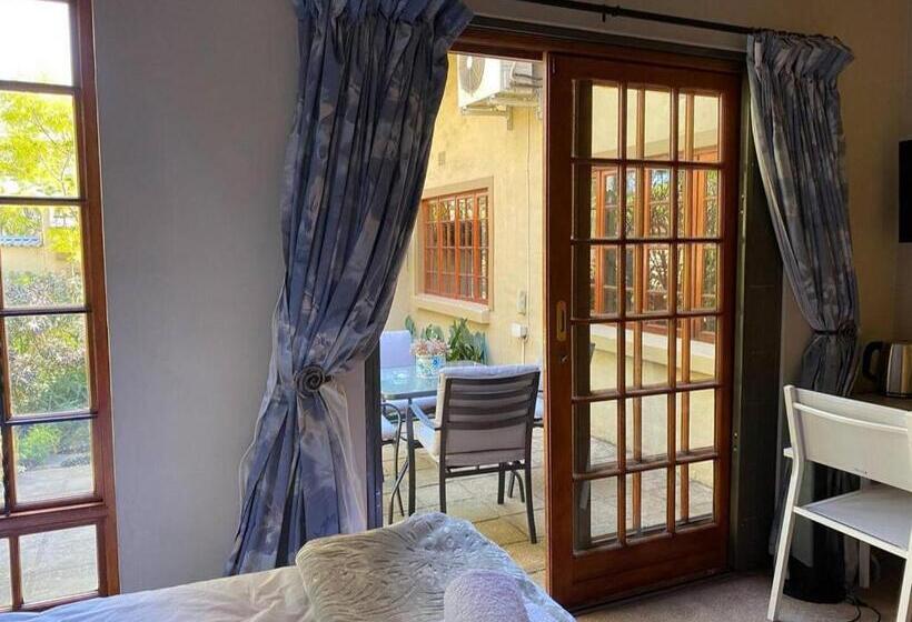 标准房带园景, Tuscan Rose