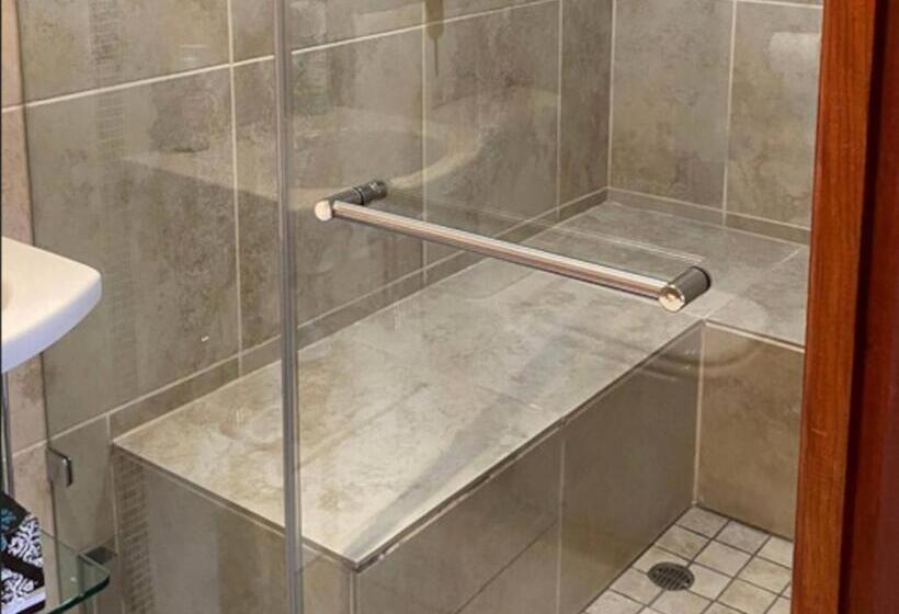 标准房带园景, Tuscan Rose