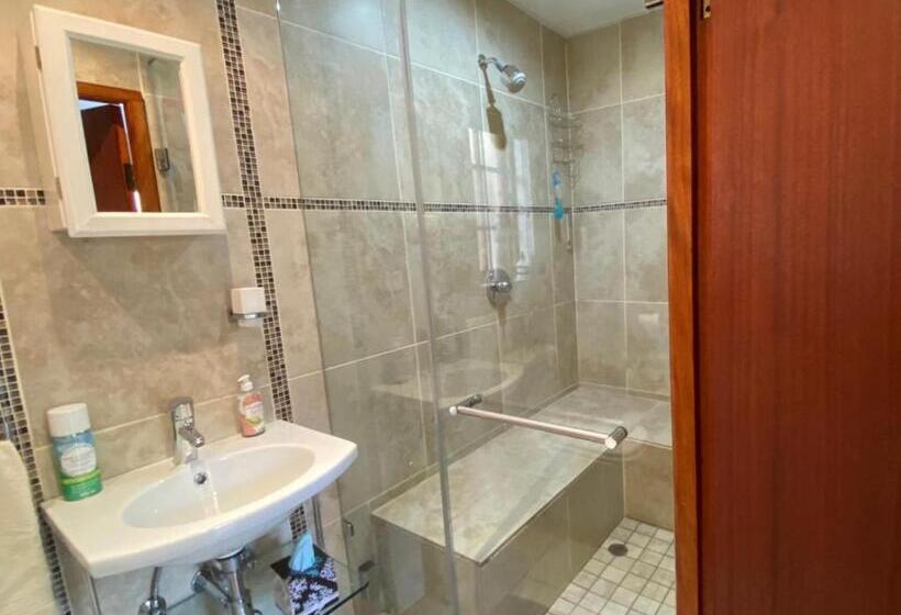 标准房带园景, Tuscan Rose