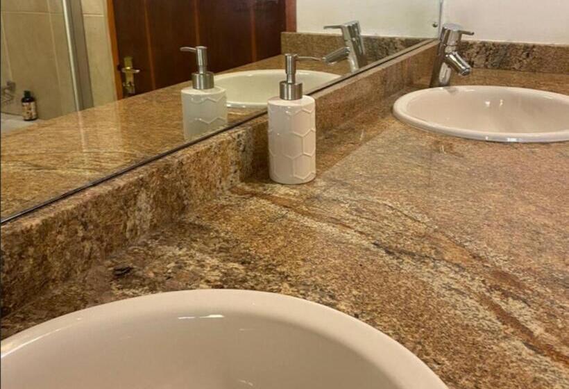 带共用浴室的标准房间, Tuscan Rose