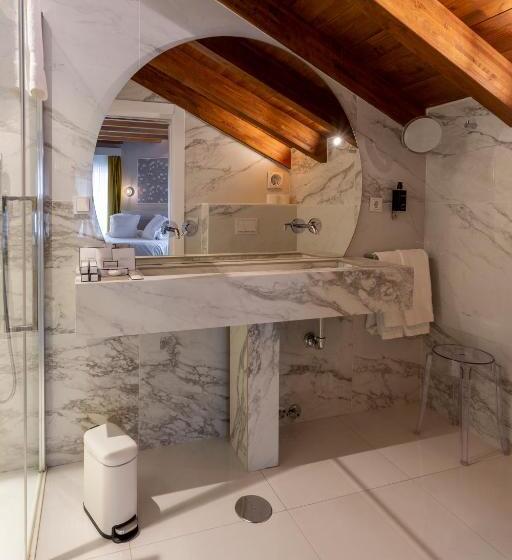 جناح عائلي, Sol Boutique