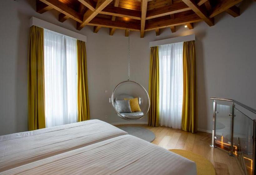 جناح عائلي, Sol Boutique